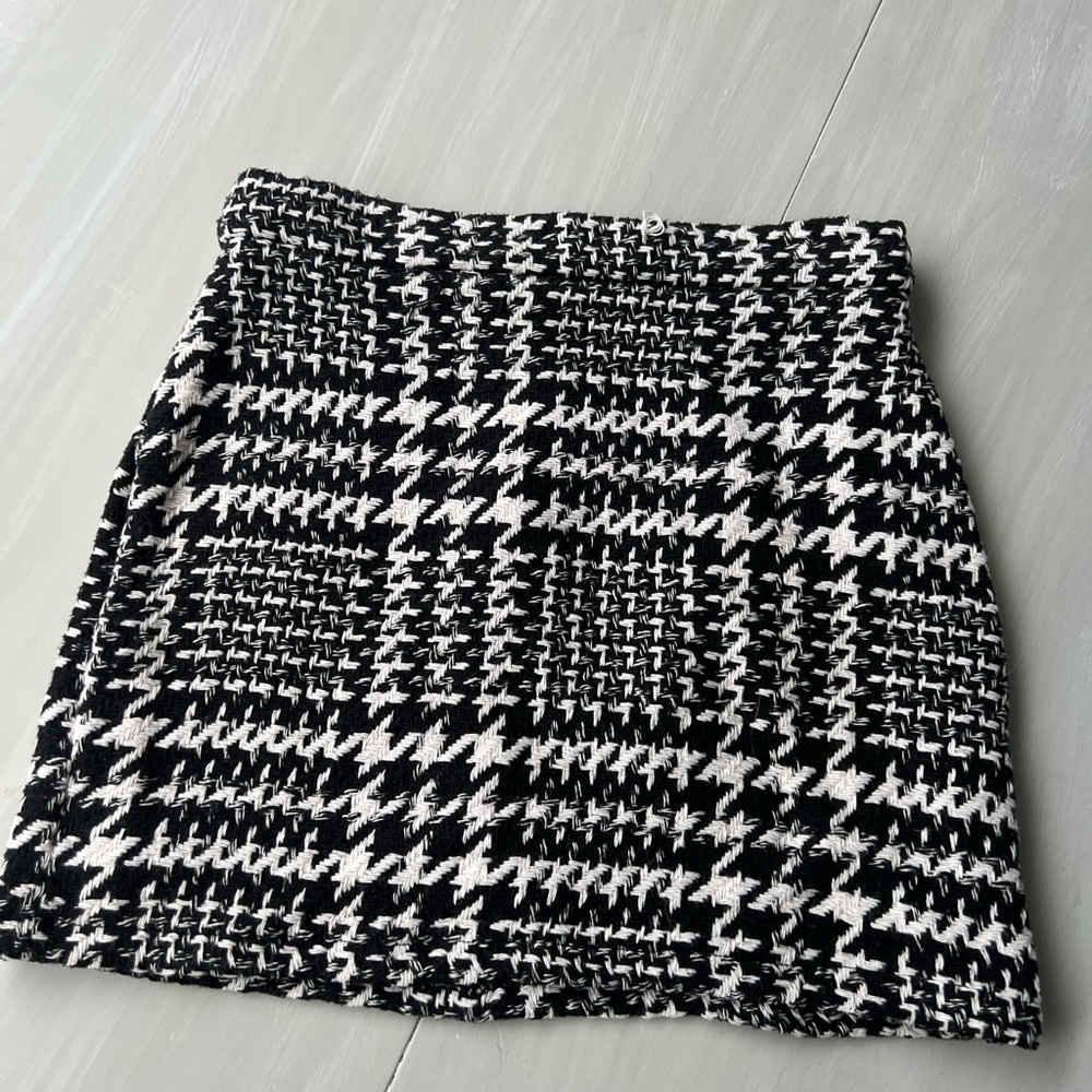 Alterd State black and white mini skirt.  Size Small
